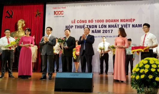 FrieslandCampina Việt Nam nhận Bằng khen Top 100 doanh nghiệp đóng thuế nhiều nhất