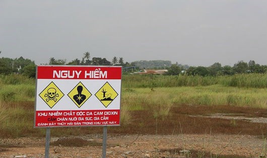 Việt Nam có 28 khu vực bị nhiễm chất độc dioxin, trong đó sân bay Biên Hòa là khu vực có lượng đất nhiễm dioxin lớn nhất, khoảng 850.000 tấn.