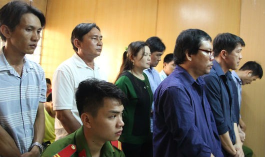 Các bị cáo trong vụ bán logo “xe vua” xảy ra ở TP HCM, Bình Dương và Đồng Nai hầu tòa