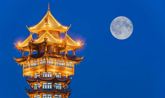 Thành phố Thành Đô, Trung Quốc, dự định phóng mặt trăng nhân tạo để thay thế đèn đường