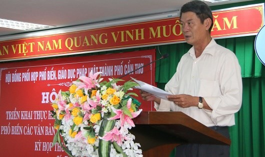 Ông Võ Văn Chính - Giám đốc Sở Tư pháp Cần Thơ tại Hội nghị triển khai thực hiện Ngày Pháp luật năm 2017