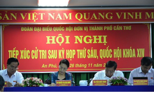 Chủ tịch Quốc hội Nguyễn Thị Kim Ngân tại hội nghị tiếp xúc cử tri phường An Phú, quận Ninh Kiều, TP Cần Thơ.