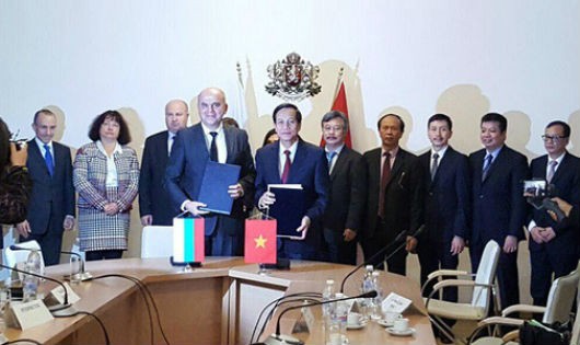 Việt Nam-Bungaria chính thức ký kết hợp tác xuất khẩu lao động