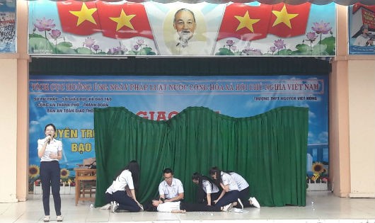Một tiểu phẩm về bạo lực học đường của các em học sinh Trường THPT                        Bùi Hữu Nghĩa.