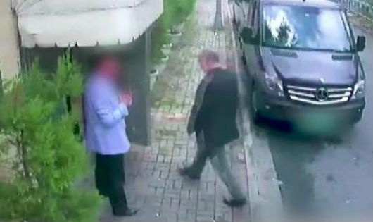 Camera an ninh quay lại cảnh nhà báo Jamal Khashoggi ngày 2/10 bước vào lãnh sự quán Arab Saudi tại Istanbul