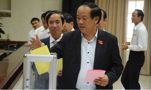 HĐND tỉnh Quảng Nam lấy phiếu tín nhiệm.