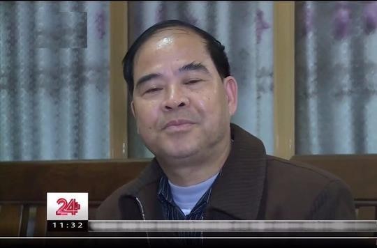 Ông Đinh Bằng My, Hiệu trưởng Trường phổ thông dân tộc nội trú Thanh Sơn, bị tố xâm hại tình dục nhiều nam sinh - Ảnh cắt từ clip VTV