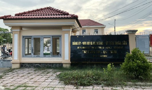 Trụ sở Đảng ủy - UBND và HĐND thị trấn An Lạc Thôn