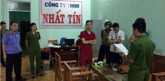 Cơ quan công an làm việc với các đối tượng cho vay nặng lãi tại Cty Nhất Tín Phát
