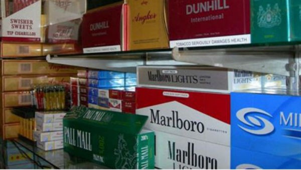 Quy định cho phép trưng bày thuốc lá tại điểm bán  chính là “kẽ hở” để các công ty thuốc lá tiếp tục quảng bá hình ảnh của các loại thuốc lá