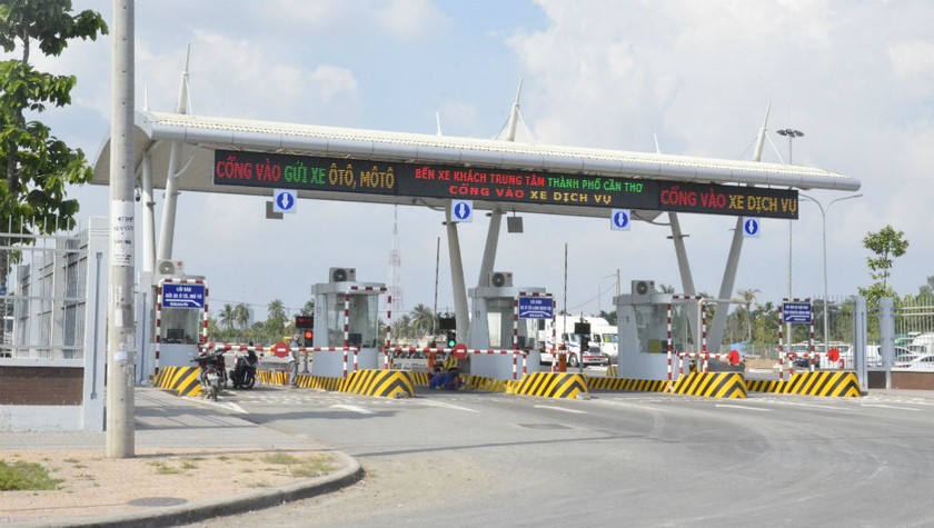 Người dân có ý kiến chưa đồng thuận với việc thu phí vào cổng tại Bến xe khách Trung tâm TP Cần Thơ