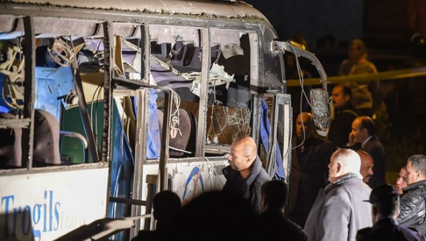 Chiếc xe bus chở đoàn du khách Việt Nam gặp nạn ở Ai Cập