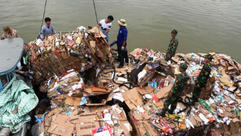 14 tấn giấy carton phế liệu nhập lậu bị BĐBP An Giang bắt giữ