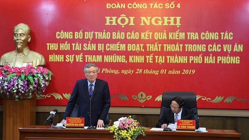Ông Nguyễn Hòa Bình, Bí thư TƯ Đảng, Chánh án Tòa án nhân dân Tối cao, Ủy viên Ban Chỉ đạo TƯ về PCTN, Trưởng đoàn công tác phát biểu tại Hội nghị.