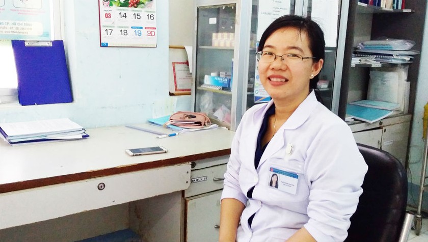 Bác sĩ Trần Ninh Bảo Thi, Phó Giám đốc Bệnh viện chia sẻ niềm vui khi có thể .hỗ trợ tốt cho bệnh nhân Cần Giờ