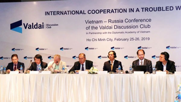 Các đại biểu dự Hội thảo “Hợp tác quốc tế trong thế giới biến động”