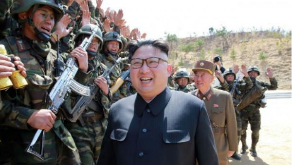 Nhà lãnh đạo Triều Tiên Kim Jong-un thăm một đơn vị đặc nhiệm. 