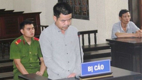 Bị cáo Nguyễn Đình Tuyến tại tòa. Ảnh VnExpress