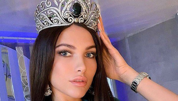 Alesia Semerenko bị tước vương miện Hoa hậu Moscow sau 3 tháng đăng quang.