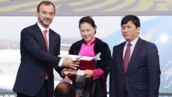 Chủ tịch Quốc hội Nguyễn Thị Kim Ngân dự lễ giới thiệu máy bay A350 và khai trương Văn phòng FPT (ảnh VOV)