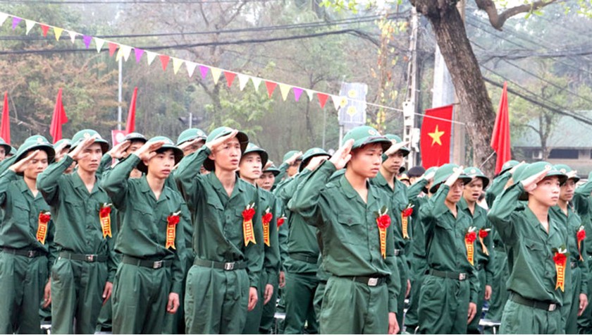 Tân binh ở Hà Nội lên đường nhập ngũ