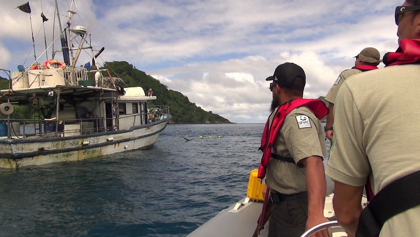 Lực lượng chức năng kiểm tra tàu thuyền tới đảo Cocos