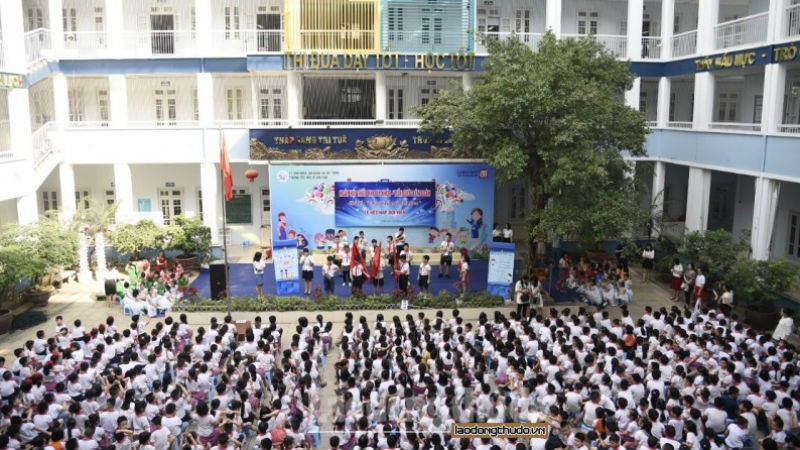 Trường tiểu học Lê Văn Tám (quận Hai Bà Trưng) tổ chức tuyên truyền phòng chống bạo lực và xâm hại trẻ em. Ảnh Lao động thủ đô