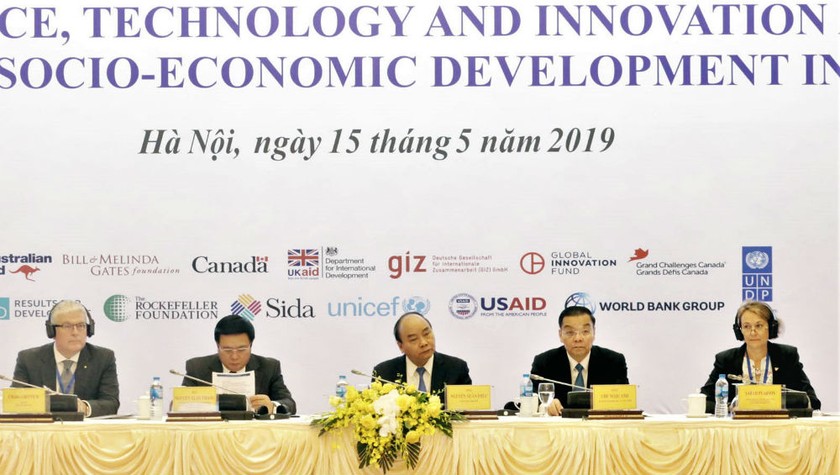 Thủ tướng Chính phủ Nguyễn Xuân Phúc dự Hội nghị.