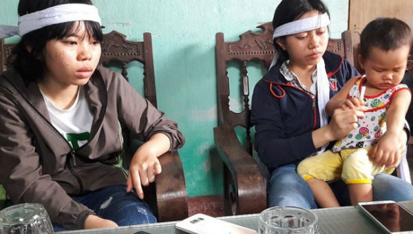 Ba chị em Nguyễn Thị Sáng (bên trái) đã dũng cảm hiến tạng mẹ để cứu 4 người khác