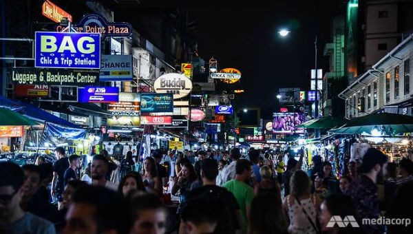 Khu phố đêm Khao San nổi tiếng ở Băng Cốc là nơi xảy ra nhiều vụ bắn súng