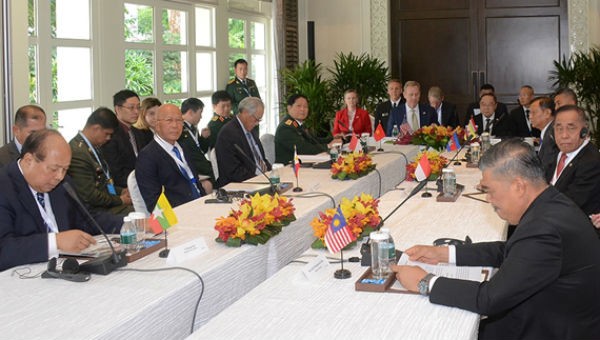 Bộ trưởng Ngô Xuân Lịch tham dự cuộc gặp giữa Bộ trưởng Quốc phòng Hoa Kỳ và Bộ trưởng Quốc phòng các nước ASEAN. Ảnh qdnd.vn