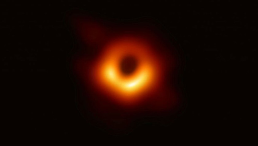 Hình ảnh đầu tiên về hố đen 
