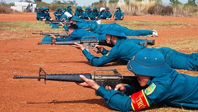 Dân quân tỉnh Đắk Nông luyện tập sẵn sàng chiến đấu.