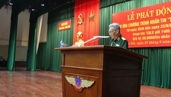 Trung tướng Lê Văn Hân, nguyên Phó Chủ nhiệm Tổng cục Chính trị Quân đội nhân dân Việt Nam - Chủ tịch Hội Hỗ trợ gia đình liệt sĩ Việt Nam phát biểu tại lễ phát động