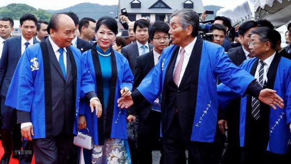 Thủ tướng Nguyễn Xuân Phúc cùng Phu nhân dự Lễ hội hoa sen Nhật-Việt. 
