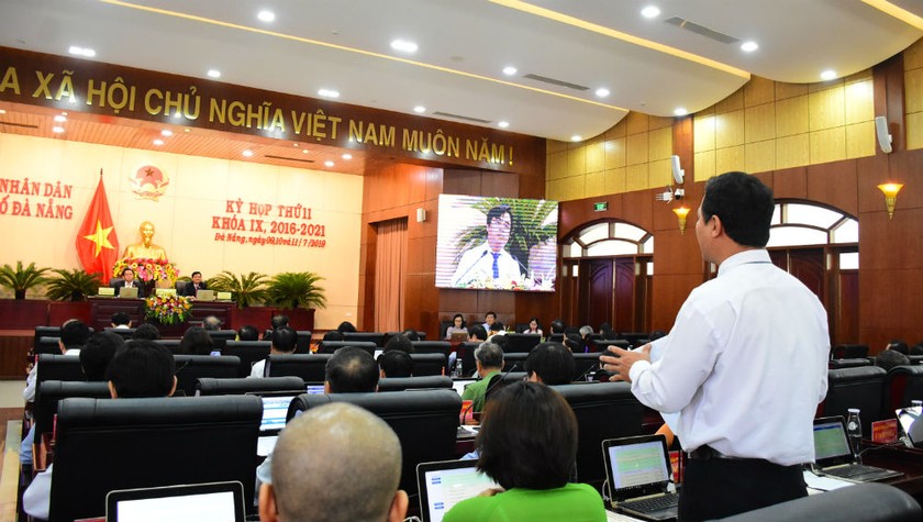 Nhiều ý kiến cho rằng việc sử dụng đất đai ở Đà Nẵng còn lãng phí, nhiều sai phạm; hiệu quả sử dụng đất thấp.
