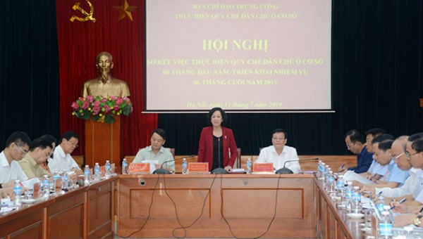 Bà Trương Thị Mai, Ủy viên Bộ Chính trị, Trưởng ban Dân vận T.Ư, Trưởng ban Chỉ đạo phát biểu tại hội nghị
