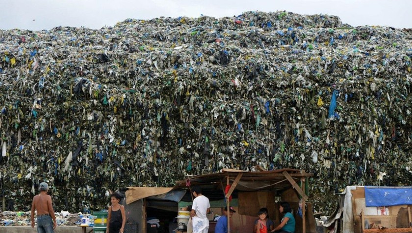 Một bãi rác ở Manila, Philippines.