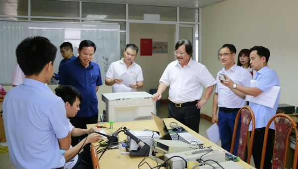 Kiểm tra công tác huấn luyện thí sinh dự thi Tay nghề Thế giới lần thứ 45 tại Trường Đại học Công nghiệp Hà Nội
