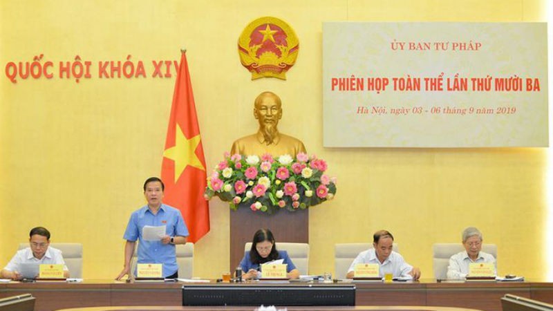 Phó Chủ nhiệm Ủy ban Tư pháp Nguyễn Văn Pha trình bày tóm tắt kết quả giám sát
