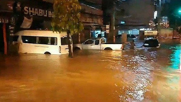 Lũ lụt xảy ra ở huyện Muang ở tỉnh Roi Et (Lào)