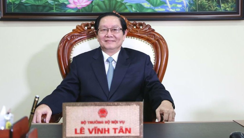 Bộ trưởng Lê Vĩnh Tân.