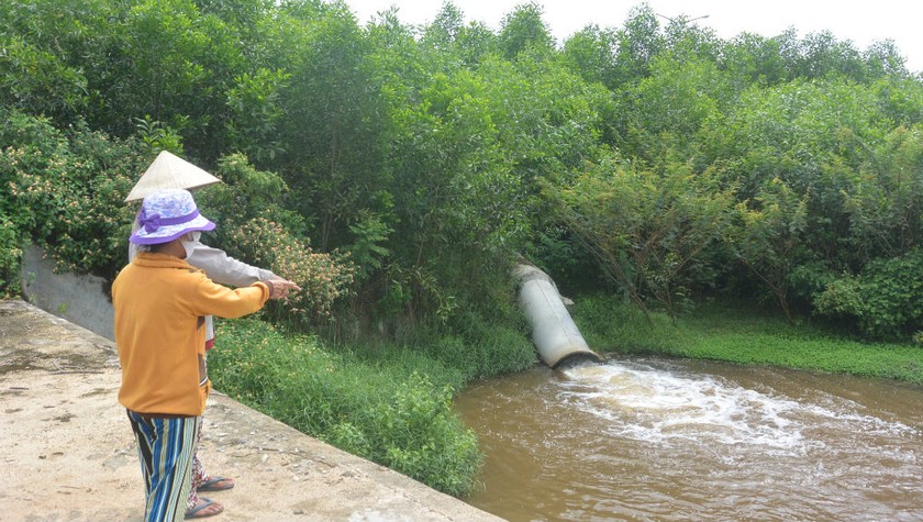 Vị trí cống người dân nghi ngờ Nhà máy cồn Đại Tân lợi dụng trời mưa để xả thải chưa xử lý ra môi trường