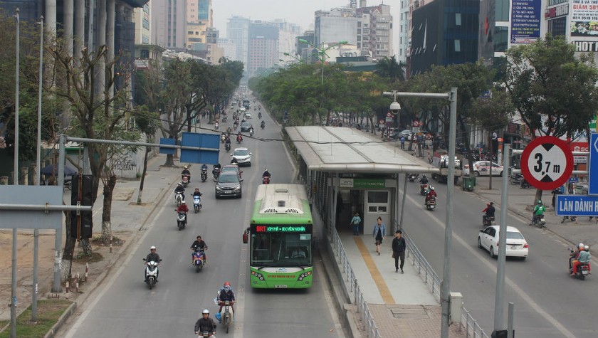 Việc mở thêm làn đường ưu tiên cho xe buýt cần được khảo sát, nghiên cứu kỹ lưỡng
