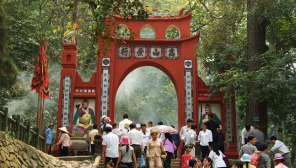 Đền Hùng được coi là "bàn thờ" của đại gia đình các dân tộc Việt Nam.
