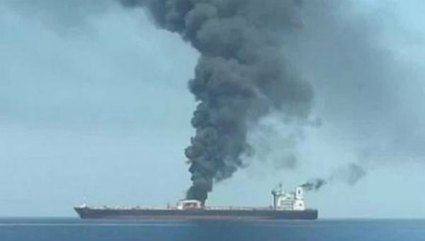 Tàu chở dầu Iran bốc cháy
