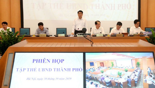 Chủ tịch UBND thành phố Nguyễn Đức Chung chủ trì phiên họp