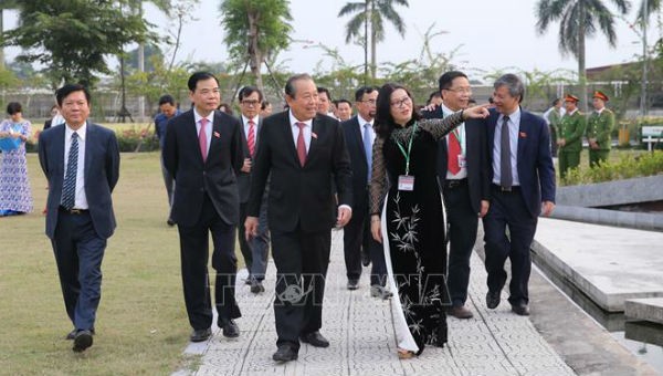 Phó Thủ tướng Thường trực Trương Hoà Bình thăm Học viện Nông nghiệp Việt Nam