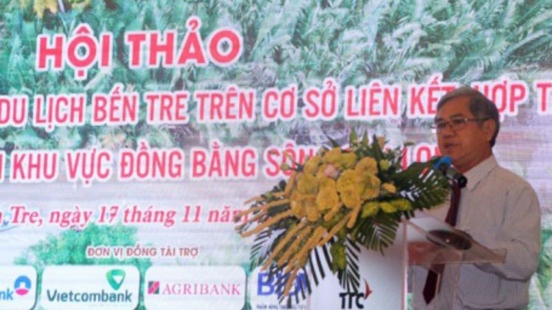 Ông Nguyễn Văn Đức phó Chủ tịch UBND tỉnh Bến Tre phát biểu tại hội thảo.