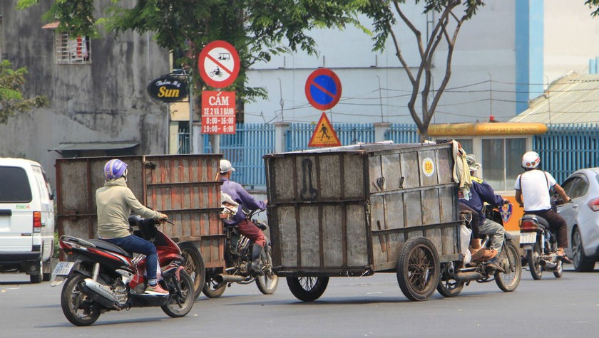 Xe của tổ gom rác dân lập tại TP HCM. 